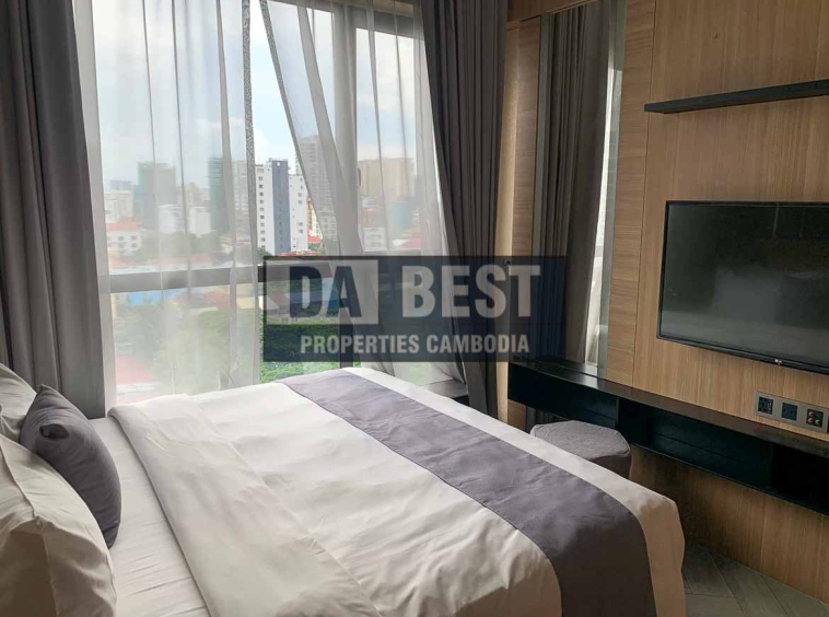 A Condo Unit on a High Floor or a Unit on a Low Floor? Luxury 2BR duplex apartment for rent in bkk1, tonle bassac - Phnom Penh swimming pool , gym.