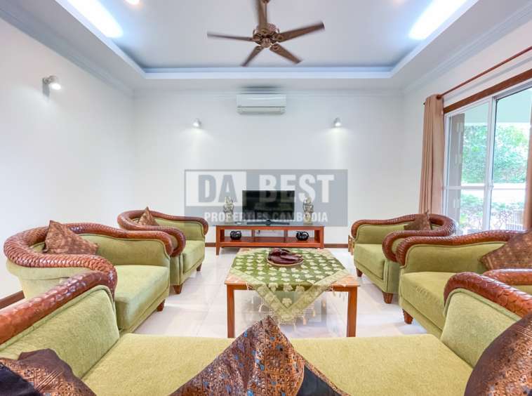 Villa 4Bedroom For Rent In Siem Reap – Livingroom