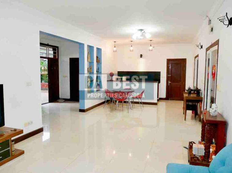 Villa 3 Bedroom For Rent In Siem Reap – Sangkat Svay Dangkum living room