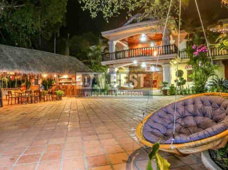 11Bedroom Guesthouse for Sale in Siem Reap-Slar Kram- Parking
