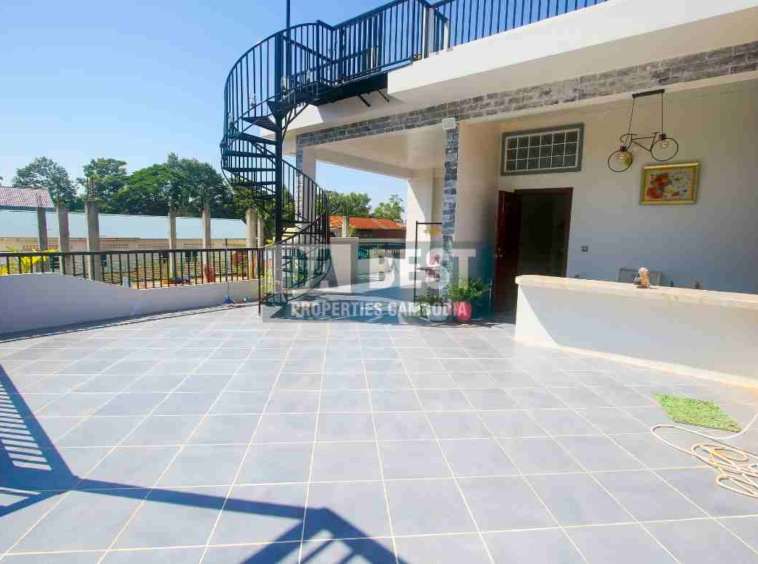 New Modern House 4 Bedroom For Rent In Siem Reap - Sla Kram - Balcony - 1