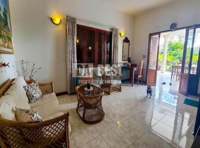 Modern 3 Bedroom Apartment With Garden For Rent In Siem Reap – Sla Kram - Living room