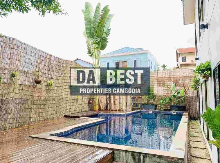 Private Villa 5 Bedroom For Sale in Siem Reap - Svay Dangkum - Swimming pool - 1