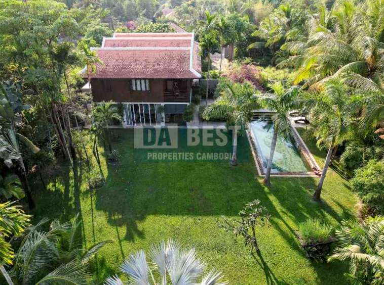 Private Villa 5 Bedroom With Swimming Pool For Sale in Krong Siem Reap