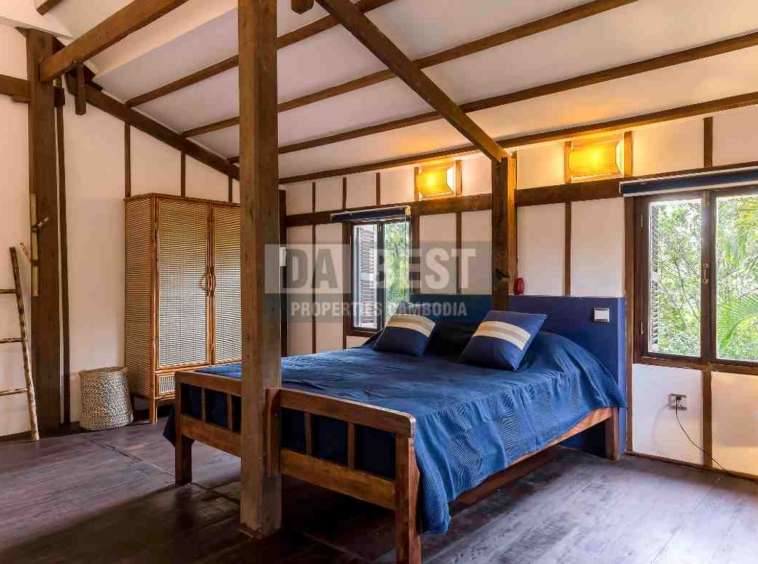 bed room 5 ( Guest wooden house) day light