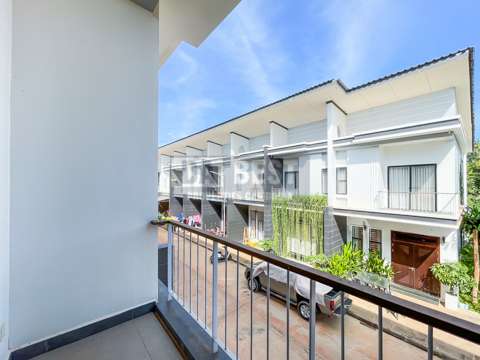 2 Bedrooms Flat House For Rent In Siem Reap - Balcony