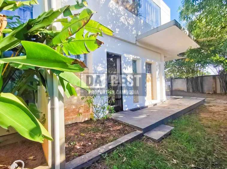 3 Bedroom Apartment With Private Garden For Rent In Siem Reap-16