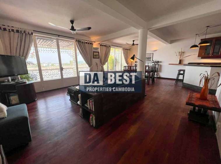 Beautiful 3 Bedrooms Apartment for rent in Phnom Penh - Riverside- living room