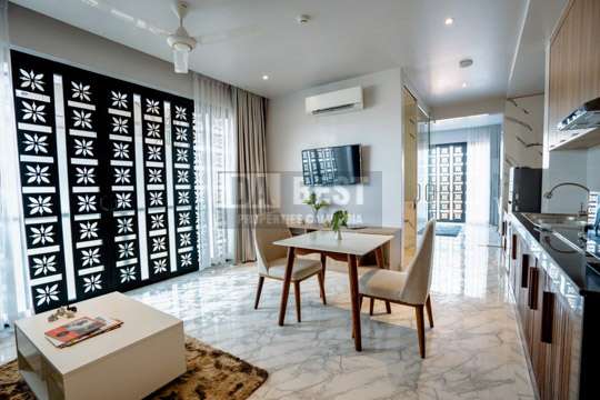 Central 1 Bedroom Serviced Apartment With Swimming Pool In Siem Reap - Livingroom