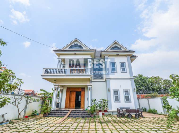 4 Bedrooms Villa for Rent in Krong Siem Reap-Svay Dangkum