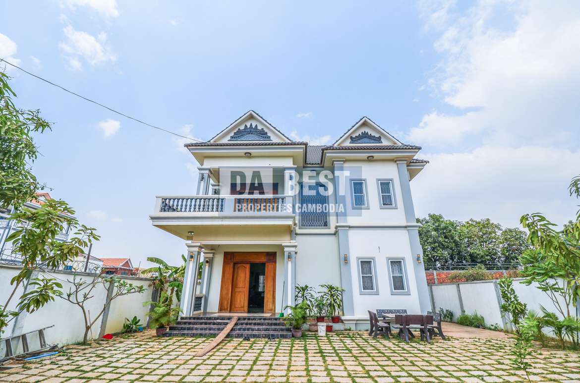 4 Bedrooms Villa for Rent in Krong Siem Reap-Svay Dangkum